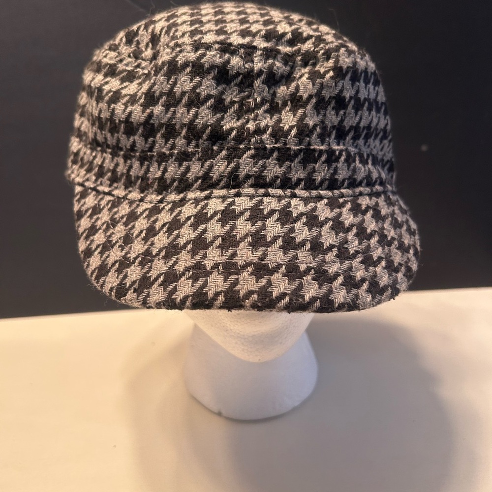 Houndstooth Patterned Cap - image 1